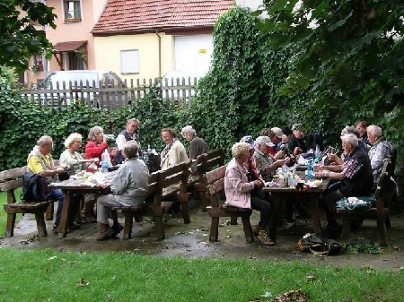 905 Pause mit "Vesper aus dem Rucksack" in Mainbernheim