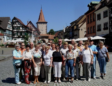 Die Wandergruppe auf dem Marktplatz