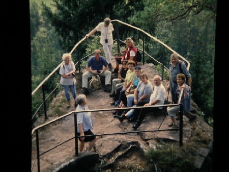 Fernsicht von einem Plateau auf einem Felsen